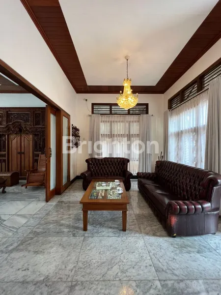 image RUMAH MEWAH 2 LANTAI DI JALAN PUTER RAYA BINTARO JAYA SEKTOR 5 (2)