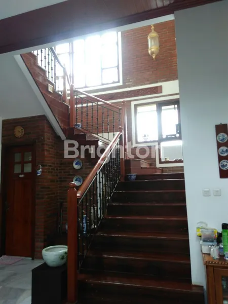 image RUMAH MEWAH 2 LANTAI DI JALAN PUTER RAYA BINTARO JAYA SEKTOR 5 (4)