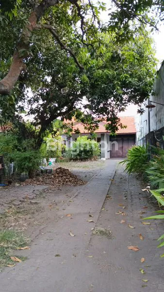 image RUMAH TINGGAL DENGAN TIPE TANAH NGANTONG, LT. 600 M2, DEKET ALUN2 SIDOARJO (2)