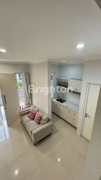 image RUMAH 2 LANTAI CANTIK DI MALIBU VILLAGE (3)