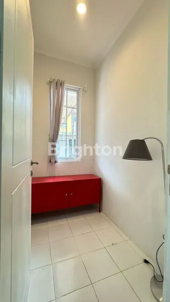 image RUMAH 2 LANTAI CANTIK DI MALIBU VILLAGE (7)