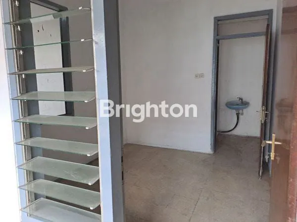 image GUDANG PINGGIR JALAN RAYA BLIMBING MALANG (7)