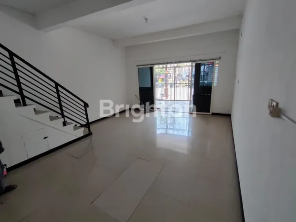 image RUKO 2 LANTAI SIAP PAKAI LOKASI SANGAT STRAGIS 0 JALAN RAYA MERR (3)