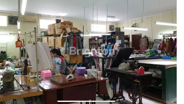 image RUMAH USAHA JAMBANGAN SURABAYA LOKASI STRATEGIS (4)