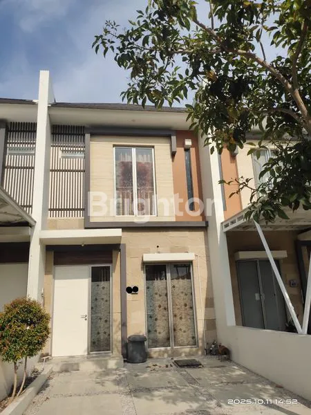 RUMAH BARU SIAP HUNI GREENLAND DEKAT PAKUWON MALL WIYUNG SURABAYA