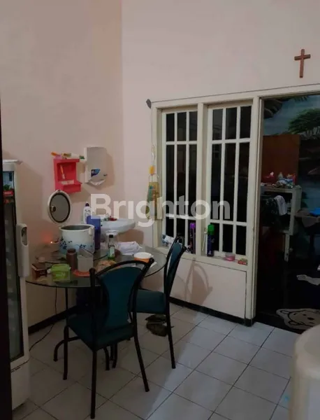 image HUNIAN NYAMAN & TERAWAT RUMAH 1,5 LANTAI DI SURABAYA UTARA (4)