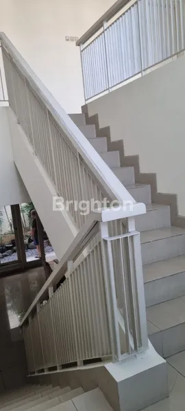 image RUMAH MEWAH SIAP HUNI  PURI GALAXY CLUSTER DEPAN, DEKAT MERR ARAYA (7)