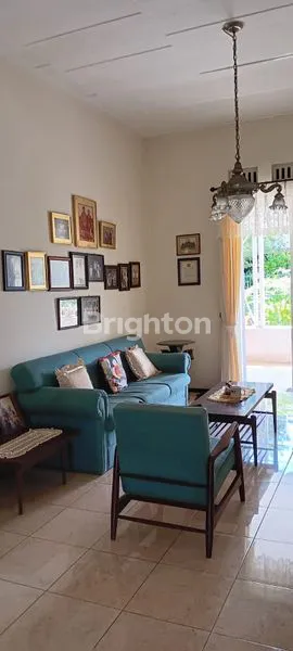 image RUMAH SEMANGKA MALANG SIAP HUNI ASRI BANGUNAN BELANDA TENGAH KOTA (1)