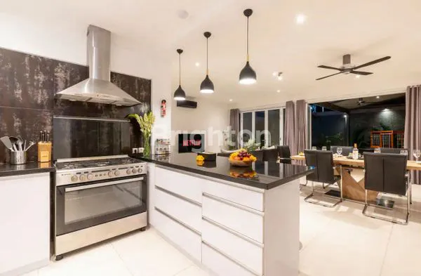 image VILLA MODERN 200M² AREA KEROBOKAN (4)