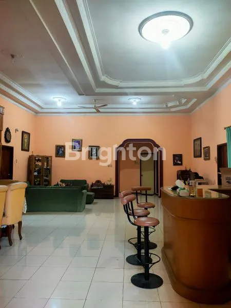 image RUMAH MEWAH  DI JALAN BUNGA TANJUNG MEDAN  (4)