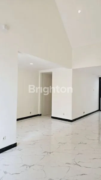 image RUMAH SIAP HUNI SHM DI CITRALAND SURABAYA (3)