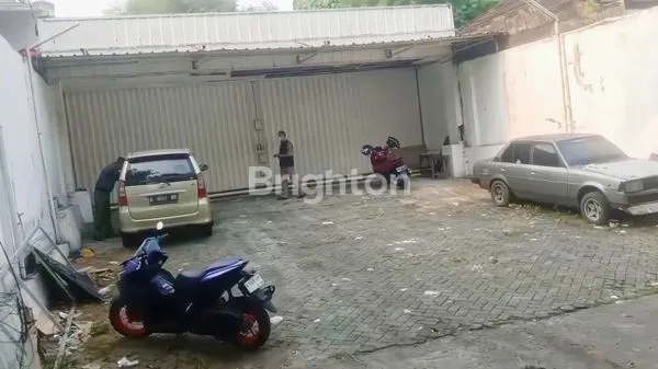 EKS MINI MARKET LUAS 350 M2 JOGLO KEMBANGAN JAKARTA BARAT BISA BUAT GUDANG DLL PINGGIR JALAN RAYA SEWA 3 TAHUN