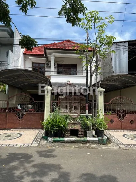 image RUMAH 2 LANTAI SIAP HUNI DI BOULEVARD (1)