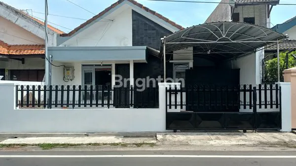RUMAH MEWAH SIAP HUNI DI TAMAN MADIUN