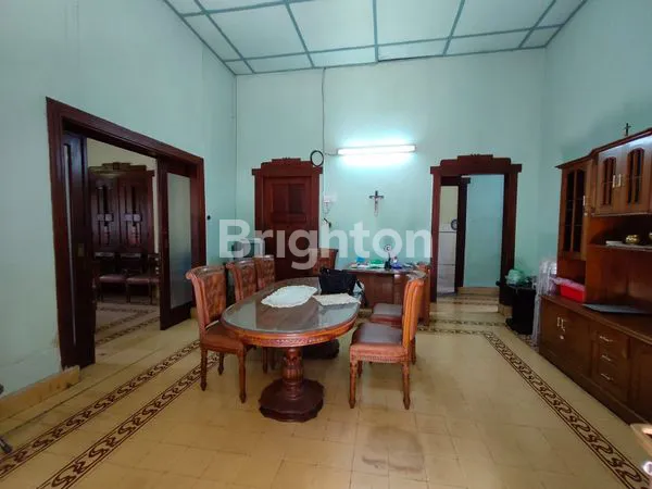 image RUMAH HOOK MODEL KLASIK DEKAT IJEN (3)