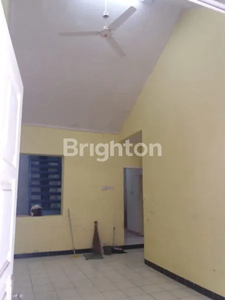 image RUMAH SIAP HUNI DI PLAMONGAN INDAH (3)