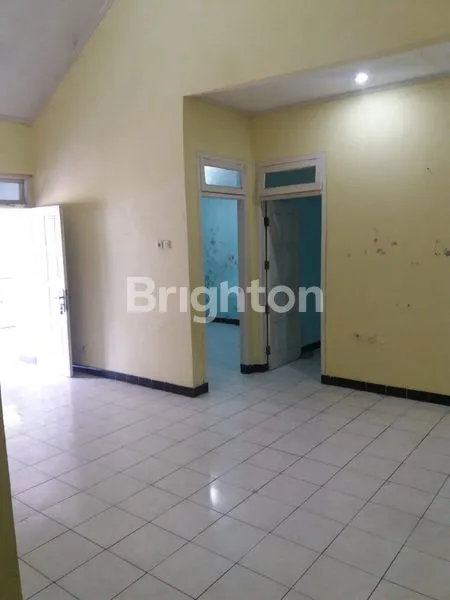image RUMAH SIAP HUNI DI PLAMONGAN INDAH (2)