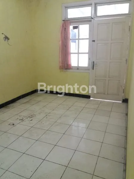 image RUMAH SIAP HUNI DI PLAMONGAN INDAH (4)