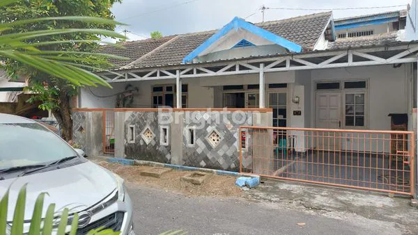 image RUMAH SIAP HUNI DI PLAMONGAN INDAH (1)