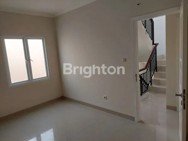 image RUMAH SAMARA 4+1 KT, SIAP HUNI (1)