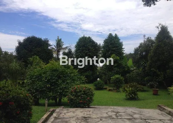 RUMAH VILLA 2 LANTAI SIAP HUNI ADA KOLAM IKAN DI SAWANGAN DEPOK