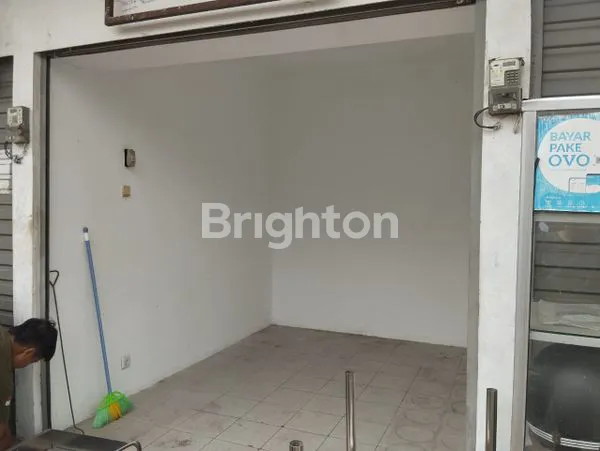 image DIJUAL KIOS DI PASAR MODERN PARAMOUNT (2)