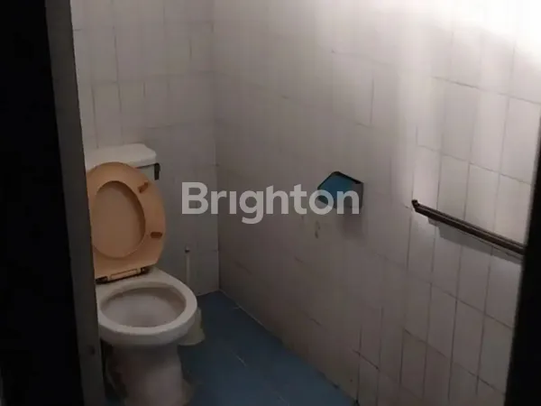 image RUMAH KANTOR STRATEGIS TERLETAK DI JANTUNG KOTA JALAN IMAM BONJOL SURABAYA, DEKAT PUSAT PERKANTORAN, PERBANKAN DAN PERBELANJAAN (5)