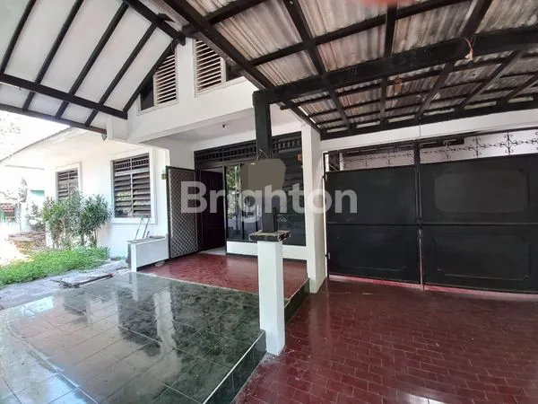 image DISEWAKAN RUMAH SEMOLOWARU ELOK (1)