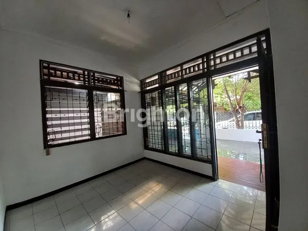 image DISEWAKAN RUMAH SEMOLOWARU ELOK (2)