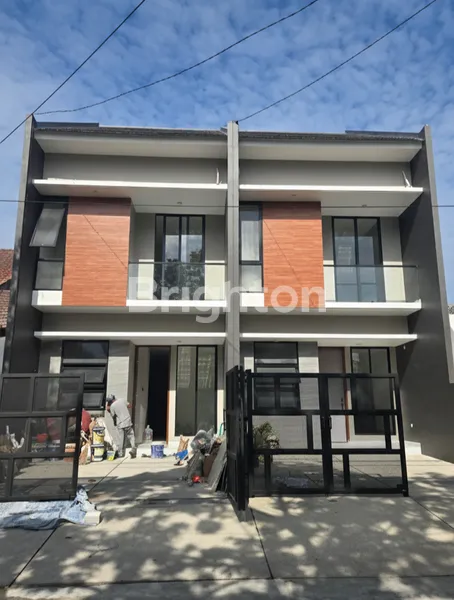 image RUMAH BARU BERKUALITAS READY 2026 LOKASI BARUK UTARA  SELANGKAH KE JALAN RAYA MERR (1)