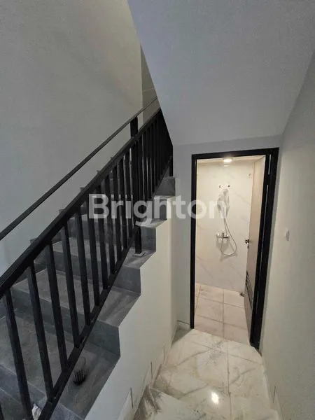 image RUMAH BARU BERKUALITAS READY 2026 LOKASI BARUK UTARA  SELANGKAH KE JALAN RAYA MERR (3)