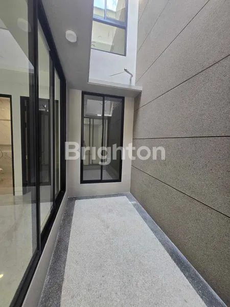 image RUMAH BARU BERKUALITAS READY 2026 LOKASI BARUK UTARA  SELANGKAH KE JALAN RAYA MERR (8)