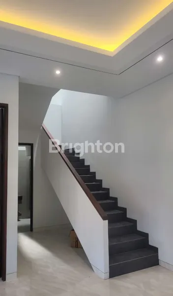 image RUMAH MANYAR MINIMALIS MEWAH DEKAT WISMA MUKTI KLAMPIS, MERR, STIESIA, GALAXY (5)