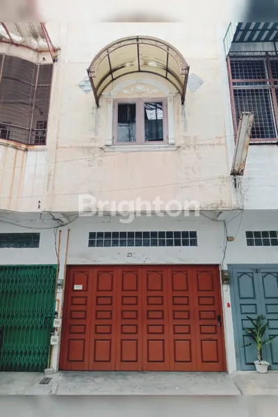 image RUMAH 3 TINGKAT PUSAT KOTA JALAN WARNI DALAM MEDAN (1)