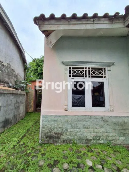 image RUMAH LAMA & LAHAN LUAS – STRATEGIS DI KAMPUNG MAKASSAR JAKTIM (4)