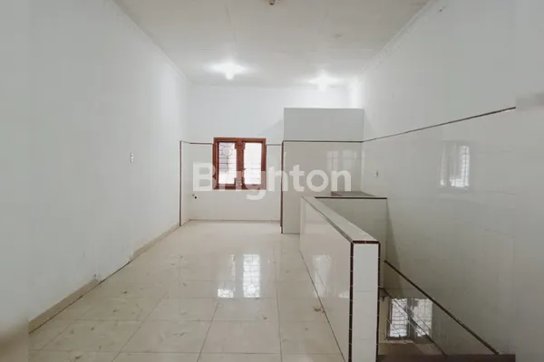 image RUMAH 3 TINGKAT PUSAT KOTA JALAN WARNI DALAM MEDAN (7)