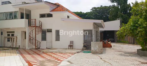 image RUMAH BEKAS RESTO NOL JALAN RAYA DARMO (4)