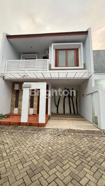 image VILA 2 LANTAI PLUS FURNISHED DAN KOLAM RENANG KONDISI AKTIF KOTA BATU (6)