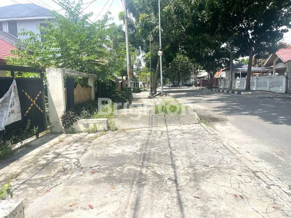 image RUMAH ELITE JL SUMATERA LT 731M², 4 GARASI (3)