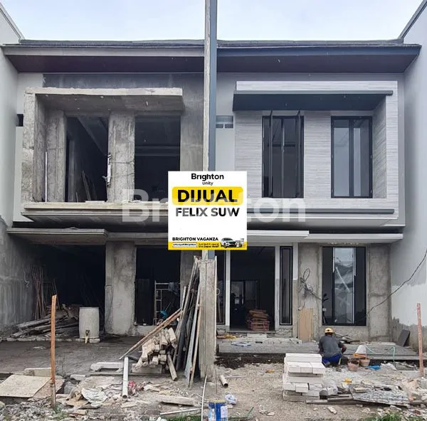 image RUMAH BARU 2 LANTAI DI MANYAR KERTOADI (1)