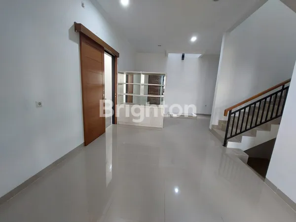 image RUMAH 2 LANTAI 3 KAMAR TIDUR DEKAT SEKOLAH AL FATH CIRENDEU  (2)