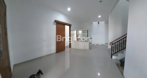 image RUMAH 2 LANTAI 3 KAMAR TIDUR DEKAT SEKOLAH AL FATH CIRENDEU  (7)