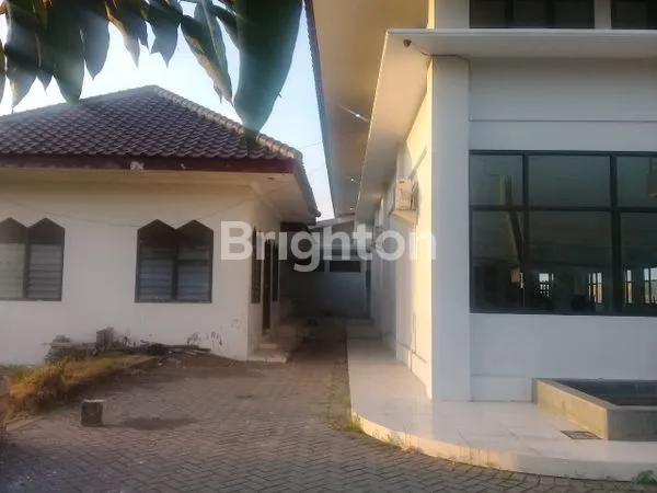 image EX. KANTOR LOKASI PREMIUM DI JALAN RAYA PAITON DERETAN PLTU PAITON ! COCOK UNTUK RUMAH MAKAN, POM BENSIN & REST AREA ! (4)