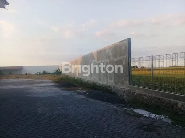 image EX. KANTOR LOKASI PREMIUM DI JALAN RAYA PAITON DERETAN PLTU PAITON ! COCOK UNTUK RUMAH MAKAN, POM BENSIN & REST AREA ! (6)