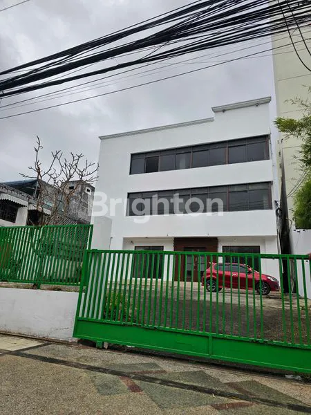 image RUKO BESAR STRATEGIS POROS JALAN SUDIRMAN DEKAT MALL DAN PARKIR LUAS\\N (1)