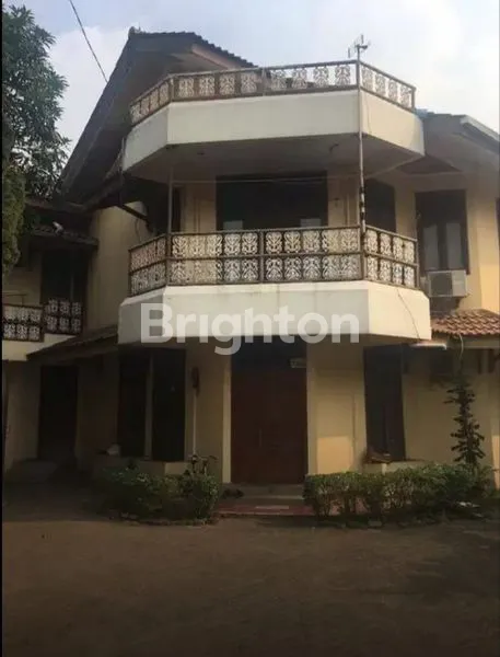 image DIJUAL CEPAT RUMAH LUAS & STRATEGIS DI KRAMAT JATI, JAKARTA TIMUR (1)