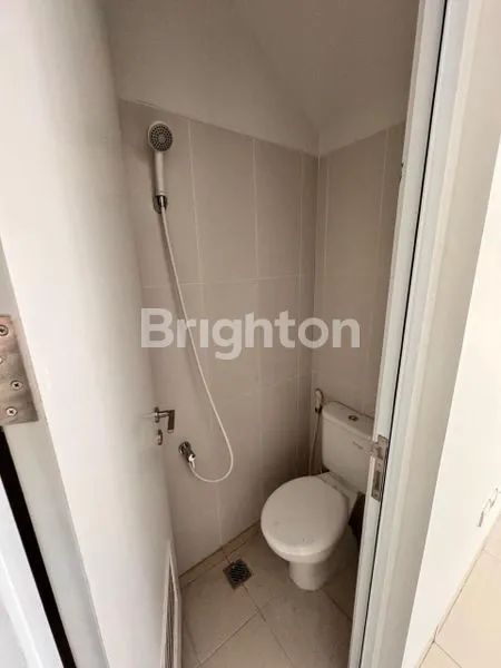 image DISEWAKAN RUMAH ATLANTA VILLAGE - GADING SERPONG (7)