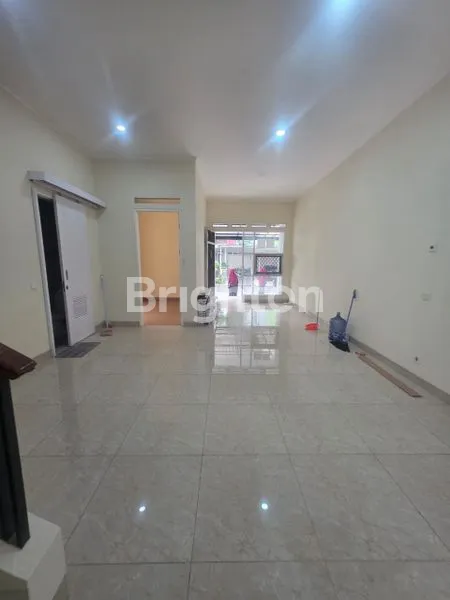 image DIJUAL RUMAH CANTIK 1 LT SUMMARECON GADING SERPONG (5)