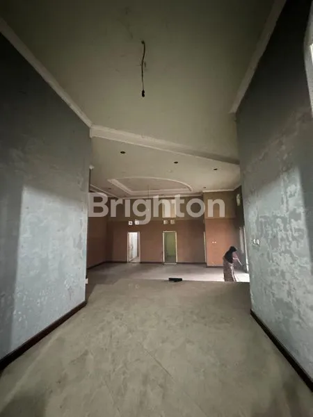 image RUMAH KLASIK LUAS 1007M² DI TRUCUK (7)