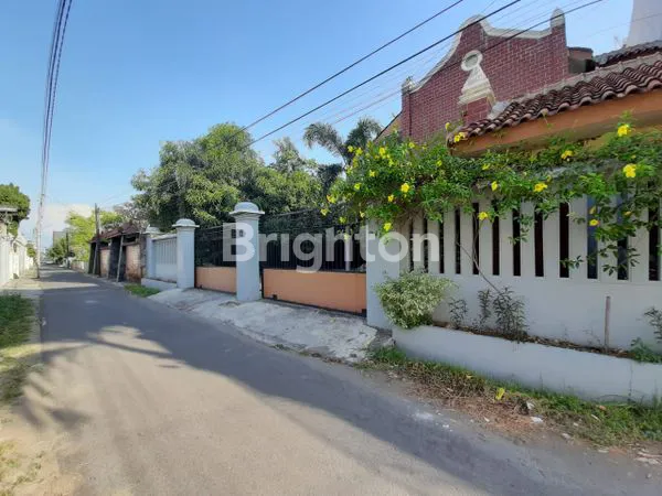 image RUMAH DI KOTA BARAT (1)